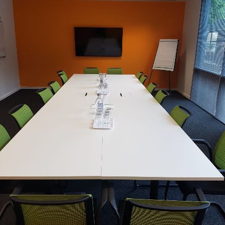 Office in Camberley - photo 2