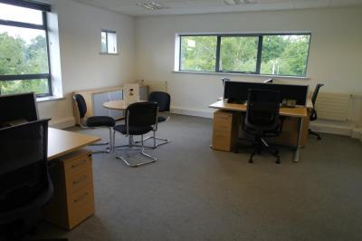 Office in Crawley - photo 3