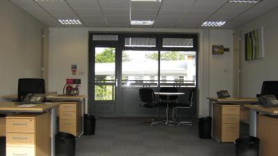 Office in Crawley - photo 3