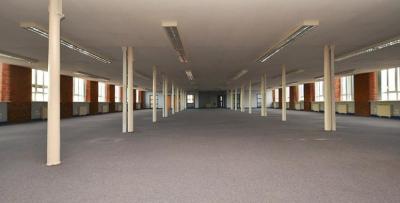 Office in Oldham - photo 3