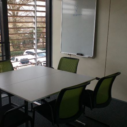 Office in Luton - photo 3