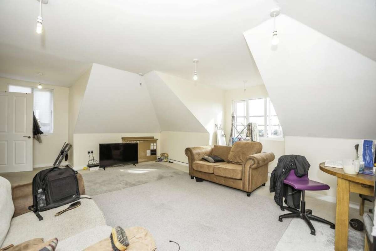 Other in Gravesend - photo 4