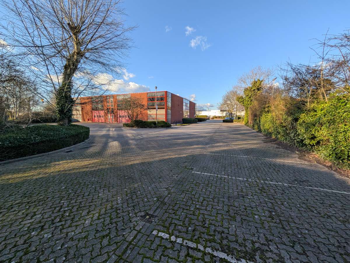 Industrial Unit in Portsmouth - photo 4