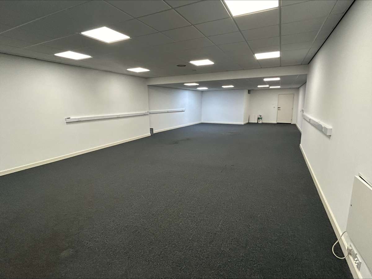 Office in Old Trafford - photo 2