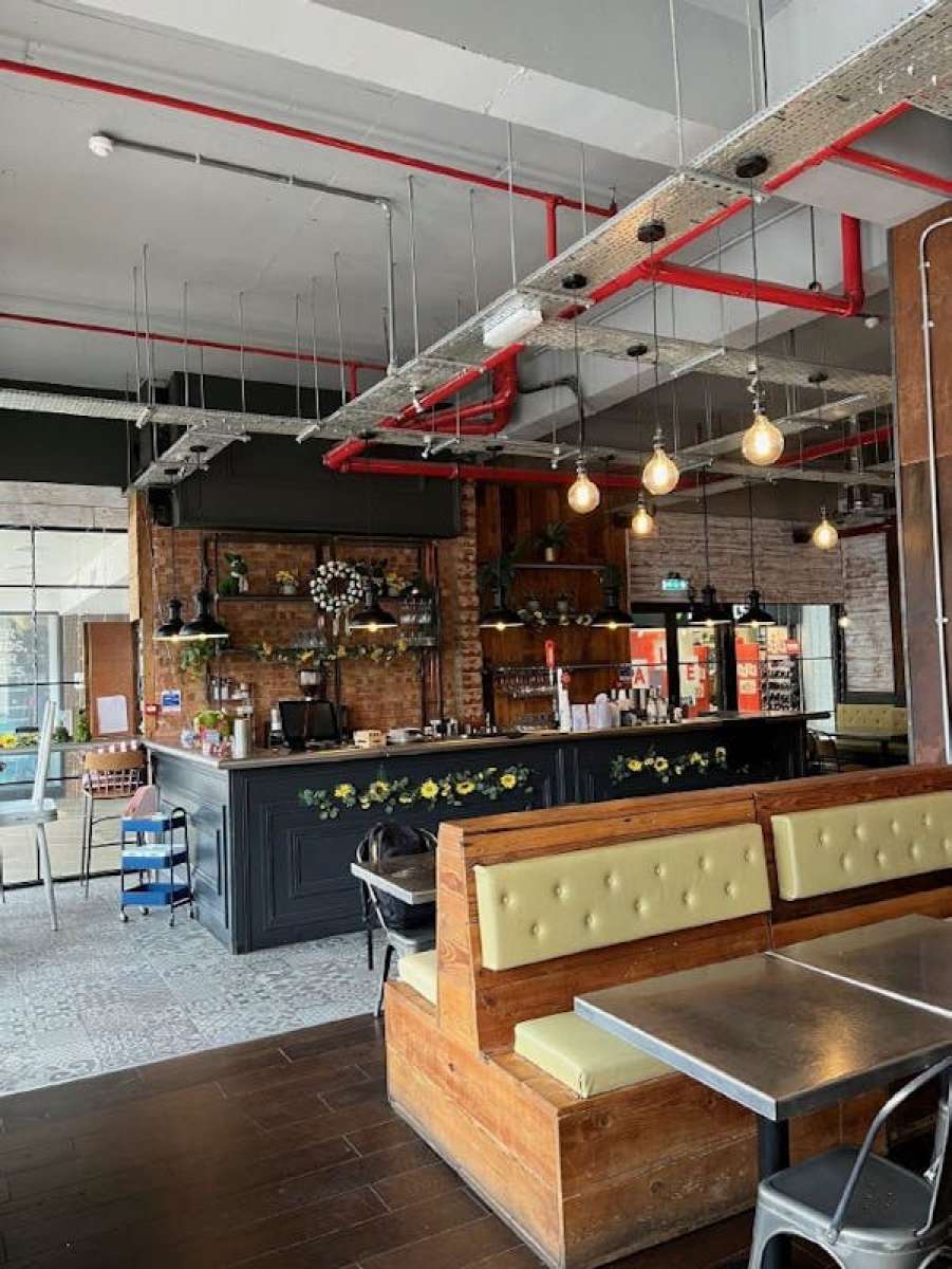 Retail/Shop in Fareham - photo 2