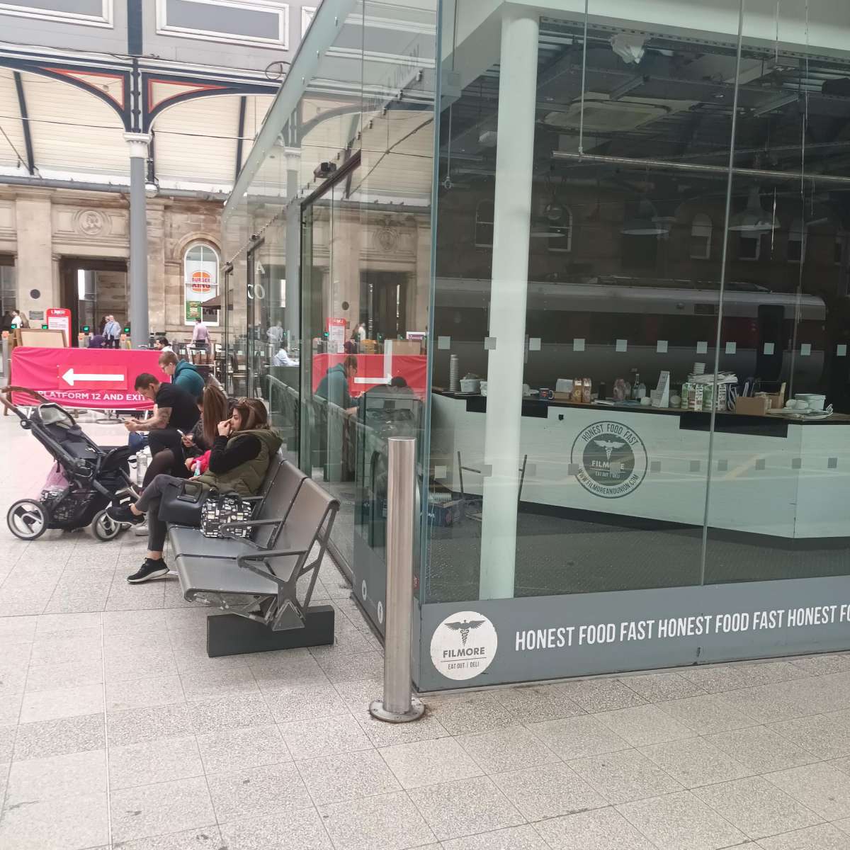 Retail/Shop in Newcastle Upon Tyne - photo 4