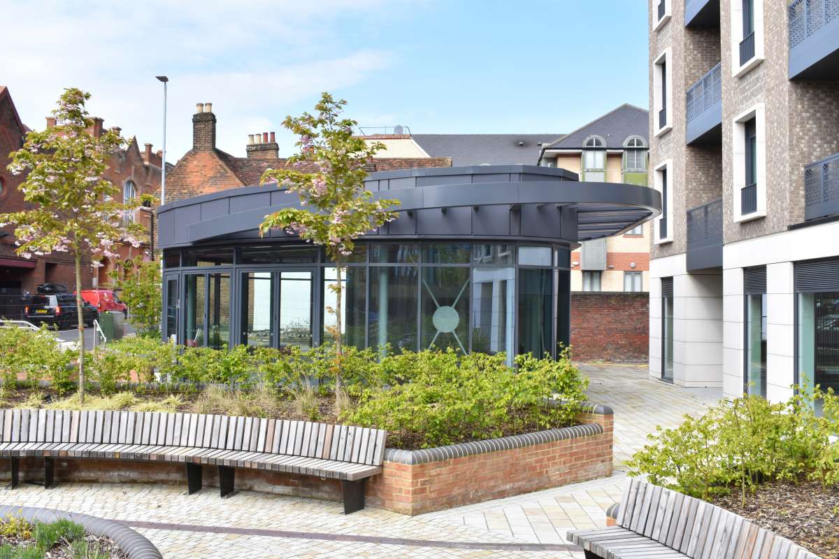 Retail/Shop in St. Albans - photo 3