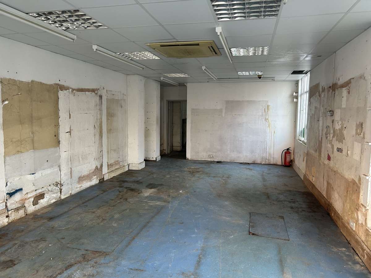 Retail/Shop in Derby - photo 2