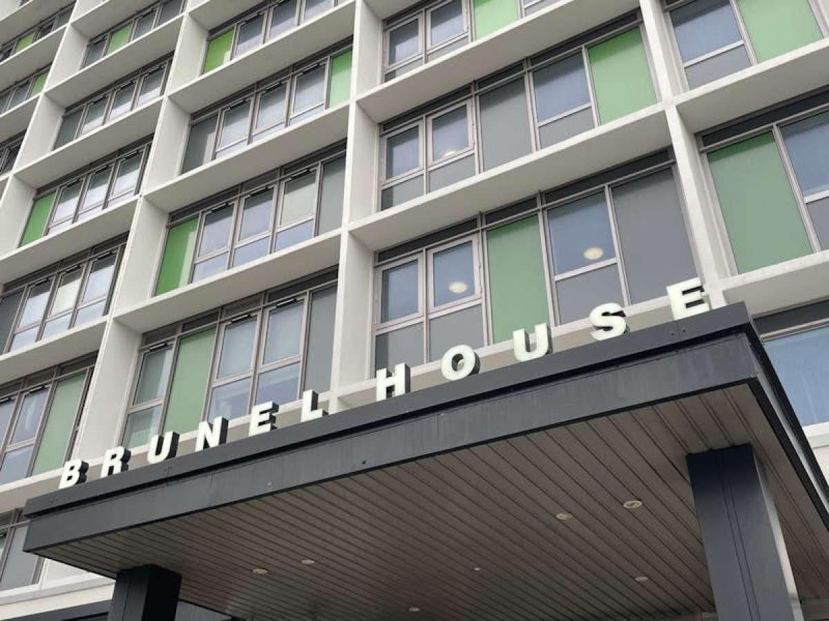 Retail/Shop in Portsmouth - photo 3