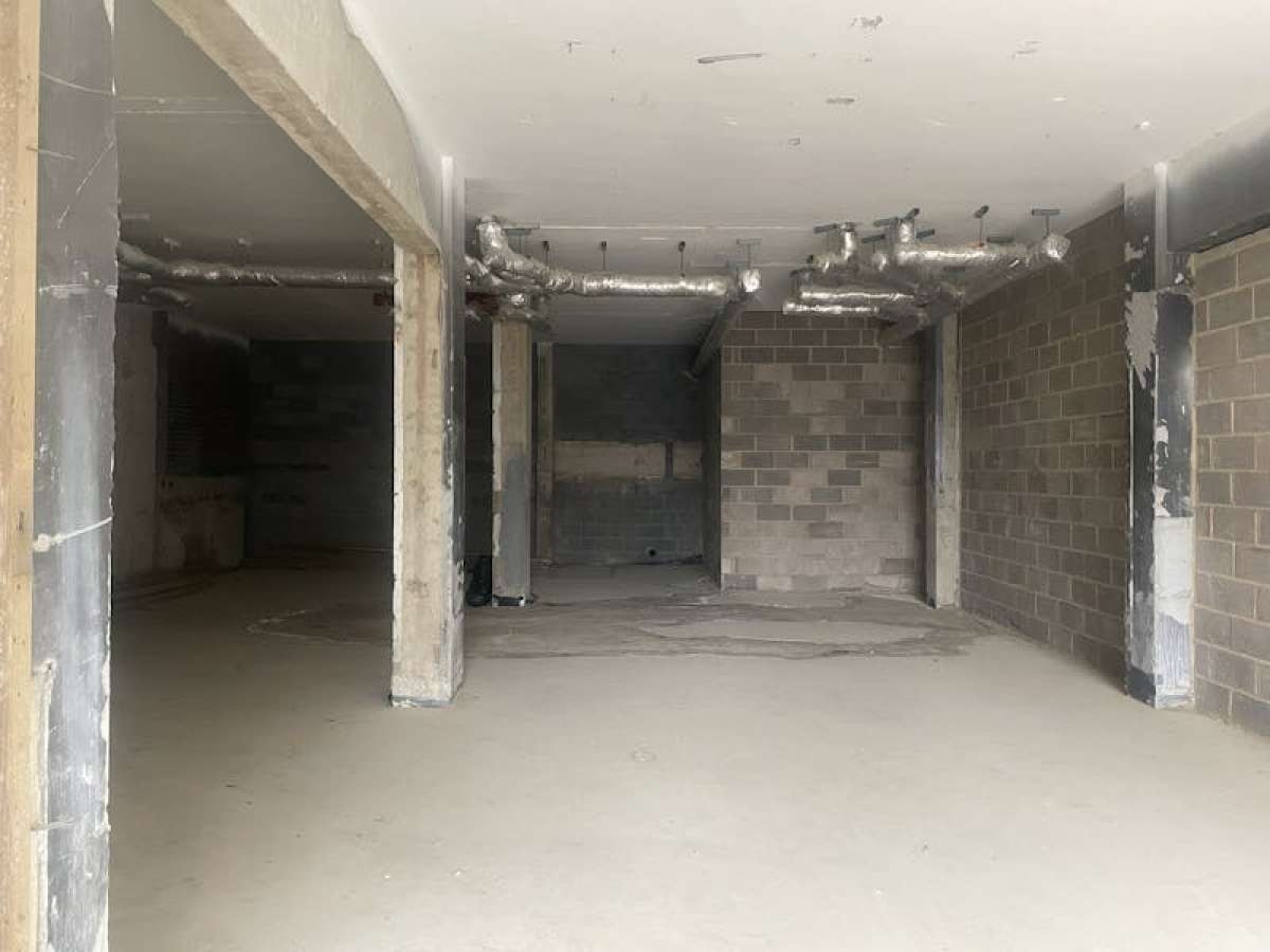 Retail/Shop in Portsmouth - photo 4