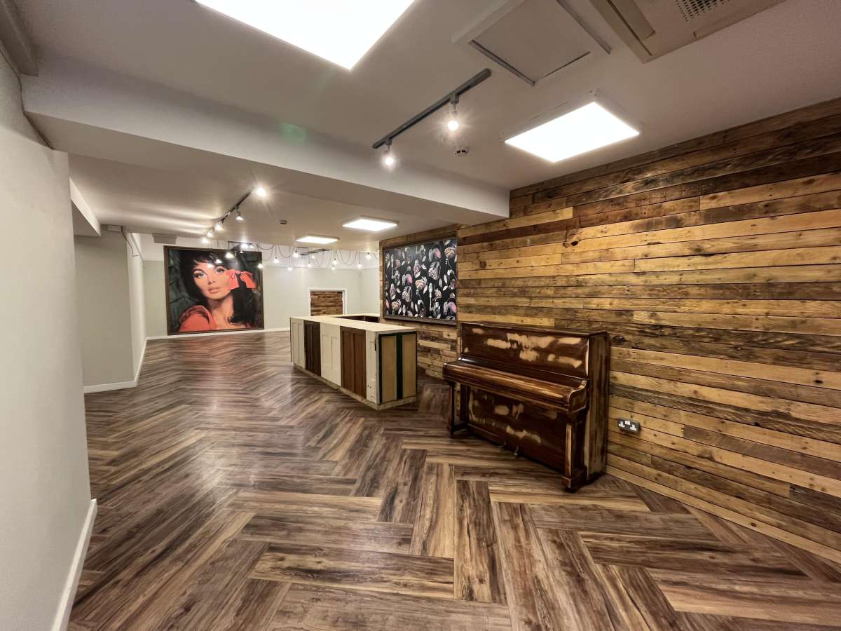 Retail/Shop in Bristol - photo 3