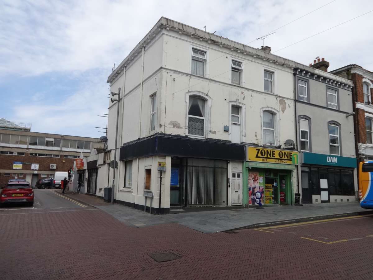 Retail/Shop in Ashford - photo 2