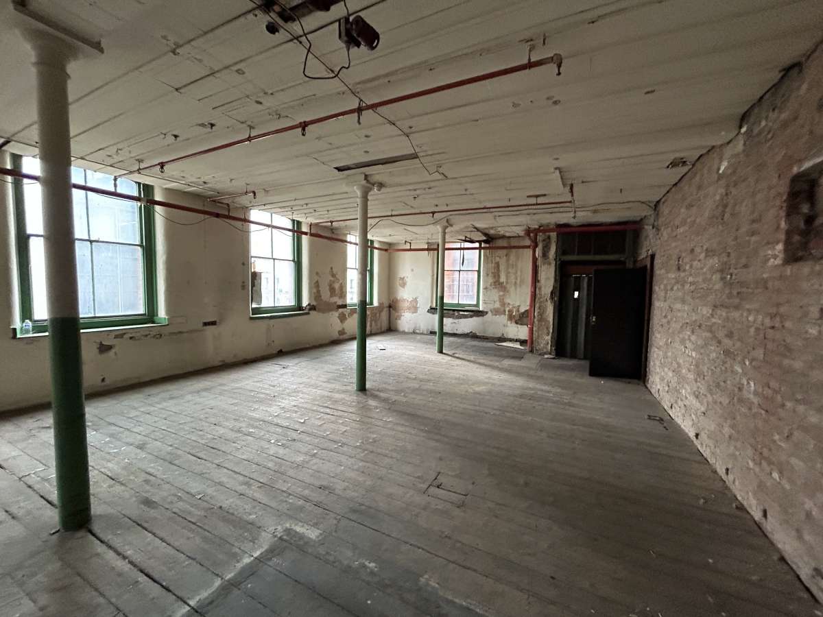 Retail/Shop in Manchester - photo 3