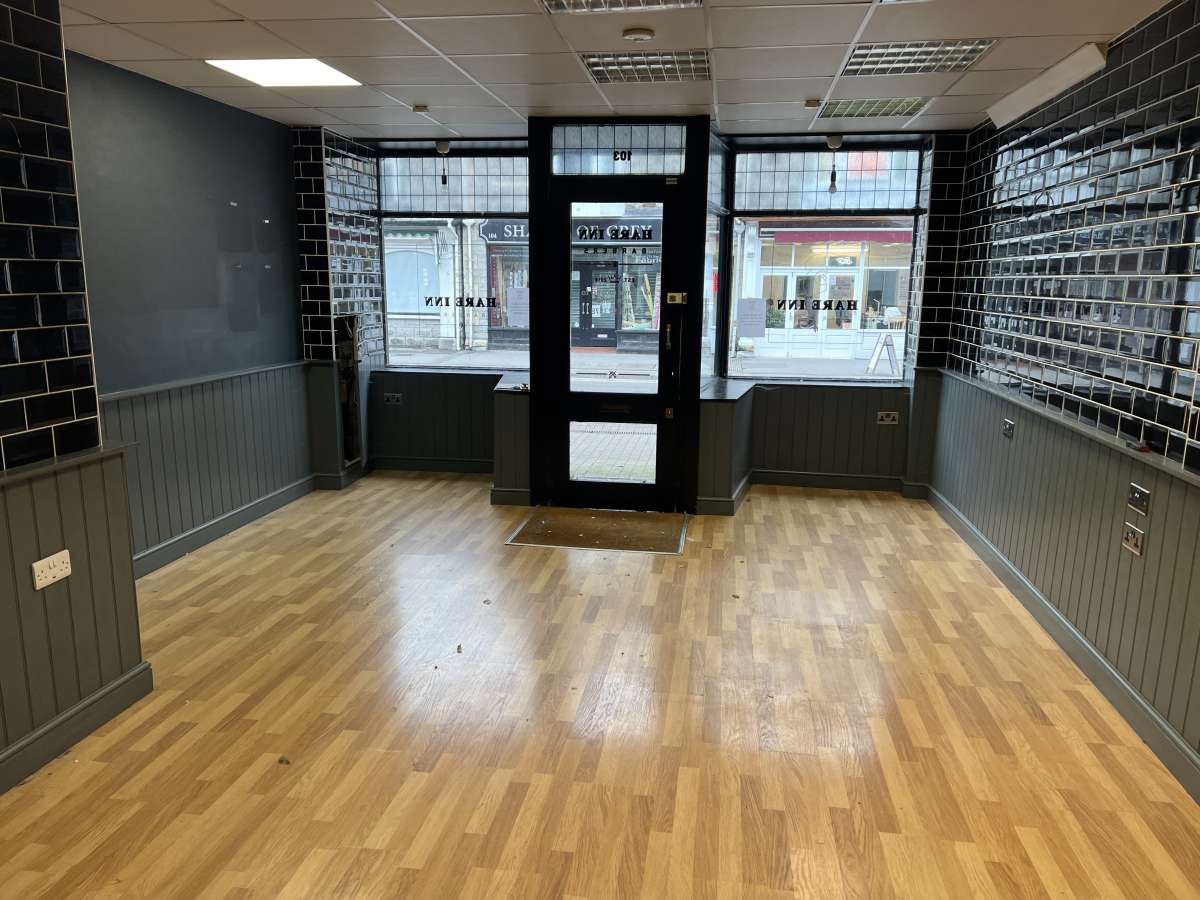 Retail/Shop in Street - photo 3