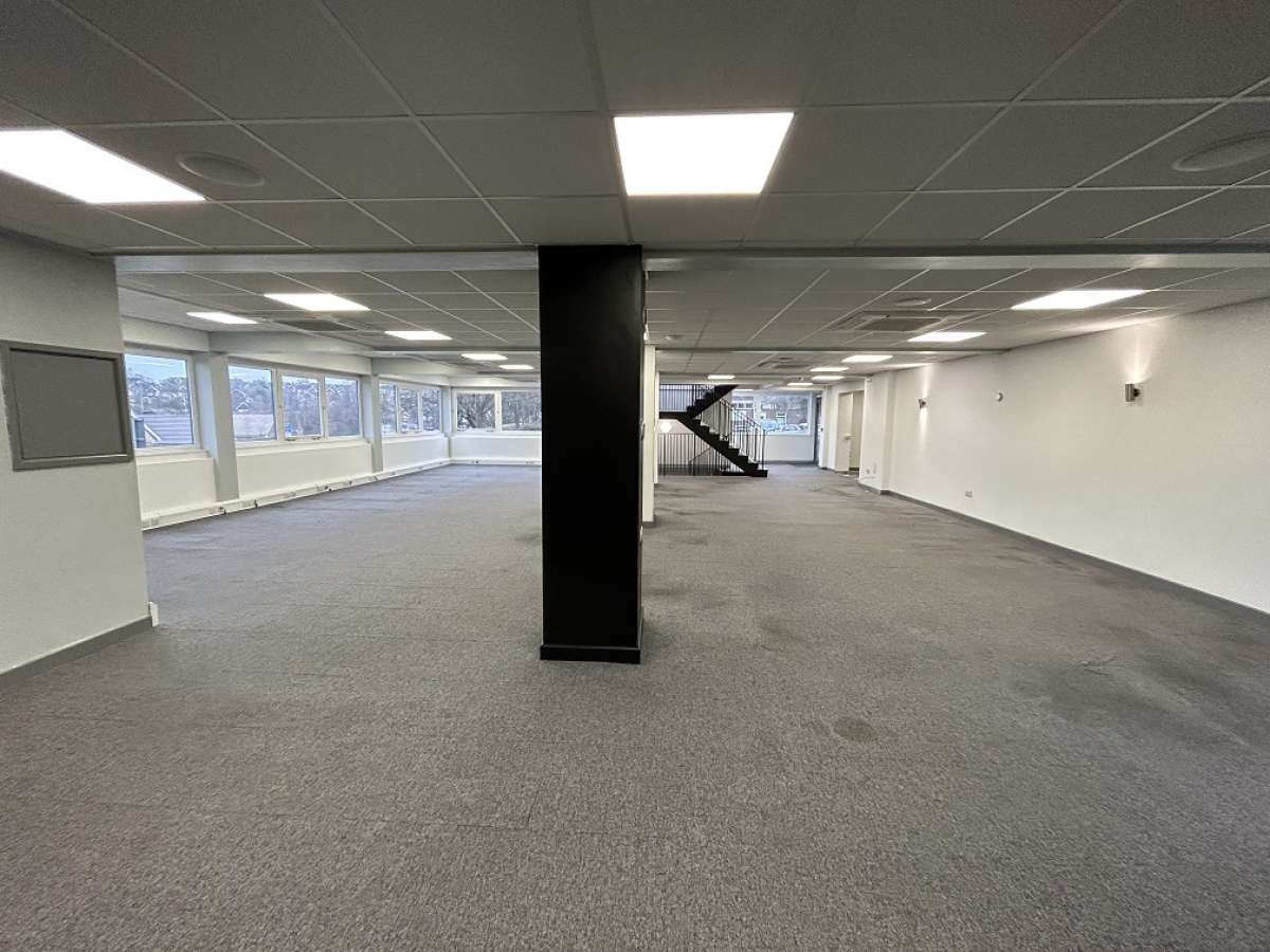 Retail/Shop in Derby - photo 4