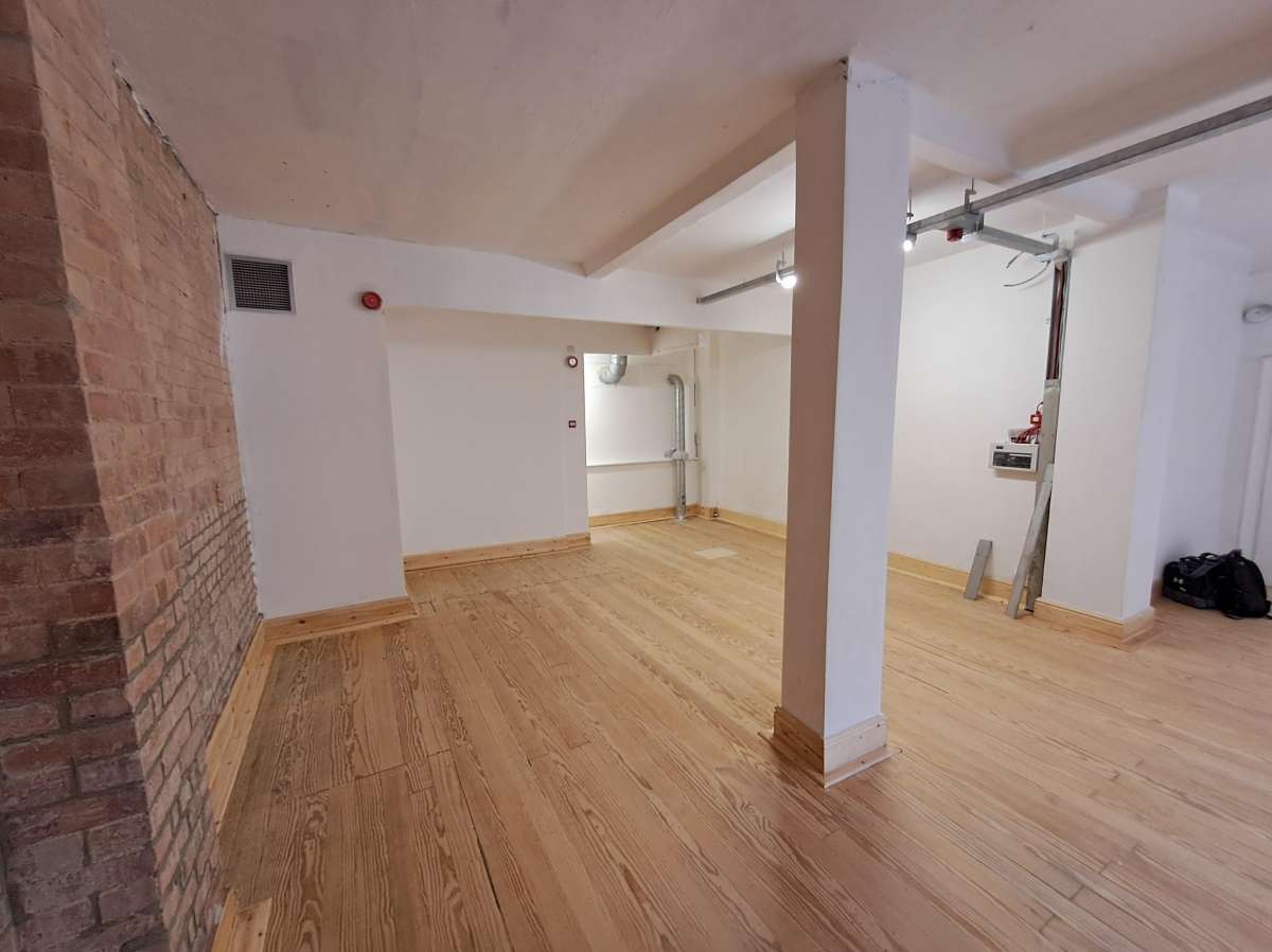 Retail/Shop in Nottingham - photo 3