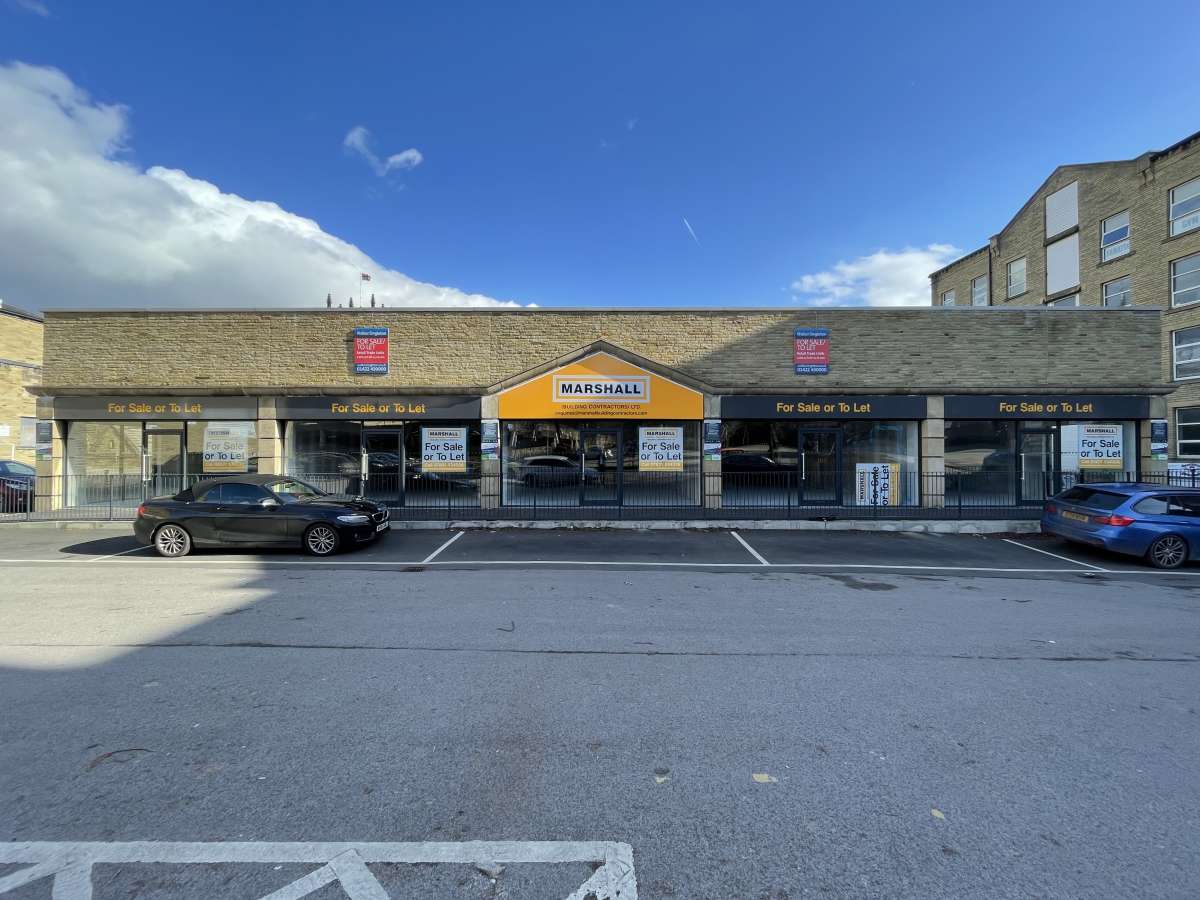 Retail/Shop in Halifax - photo 2