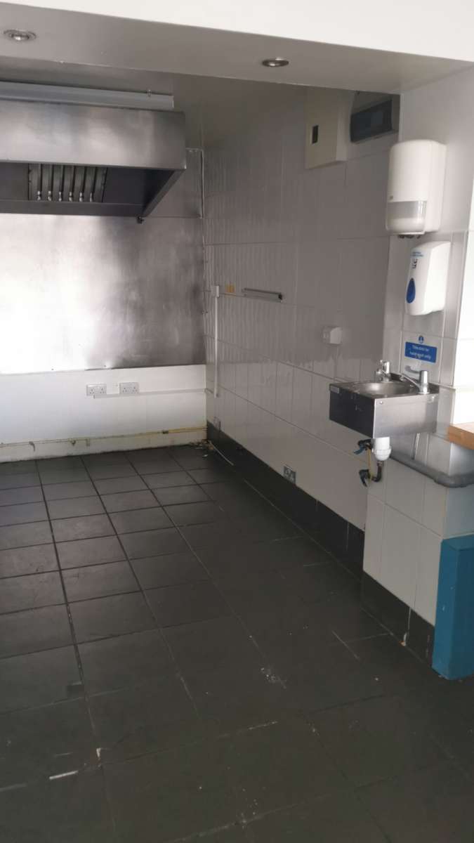 Retail/Shop in Great Yarmouth - photo 2