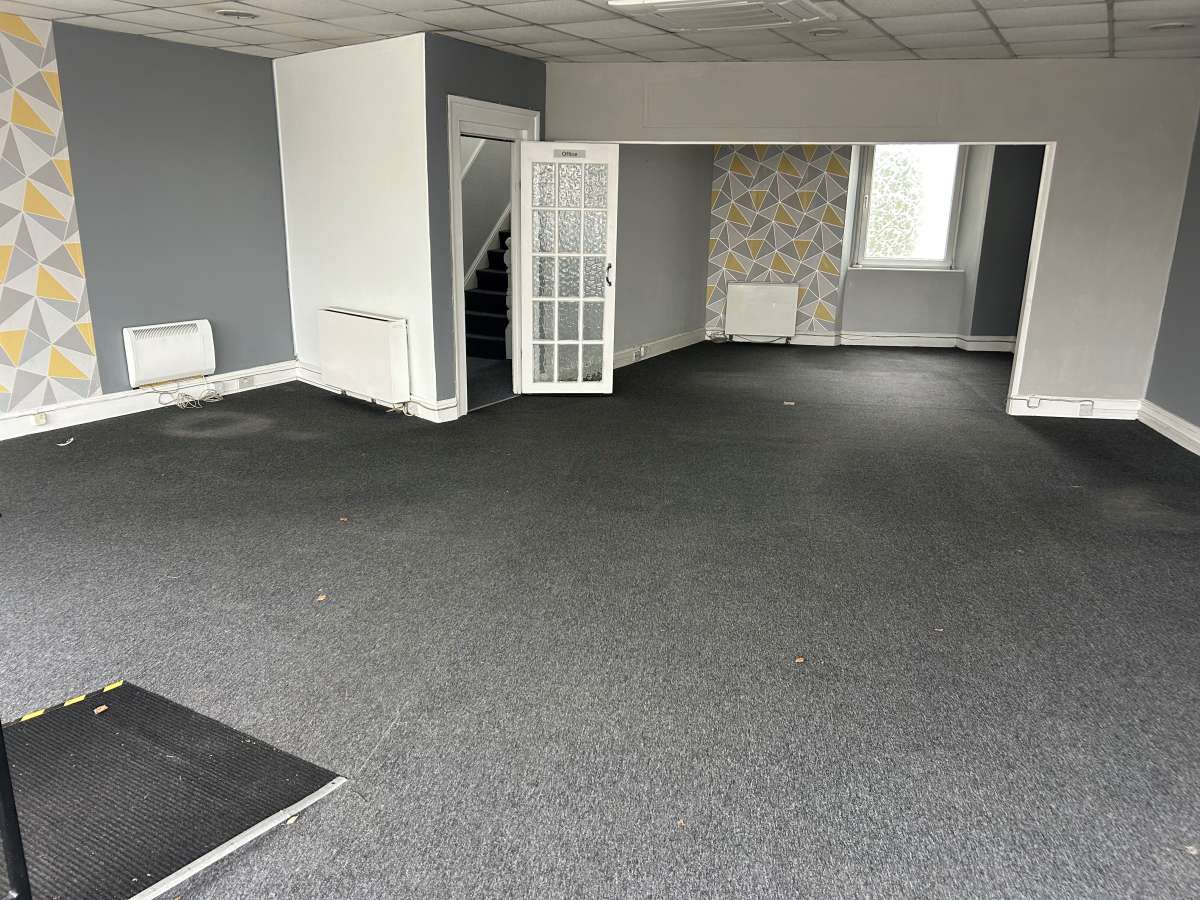 Retail/Shop in Plymouth - photo 4