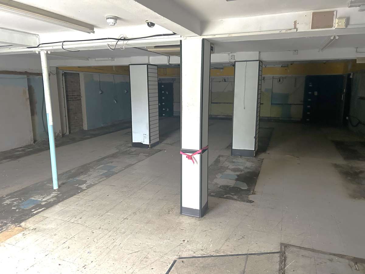 Retail/Shop in Steeple Claydon - photo 2