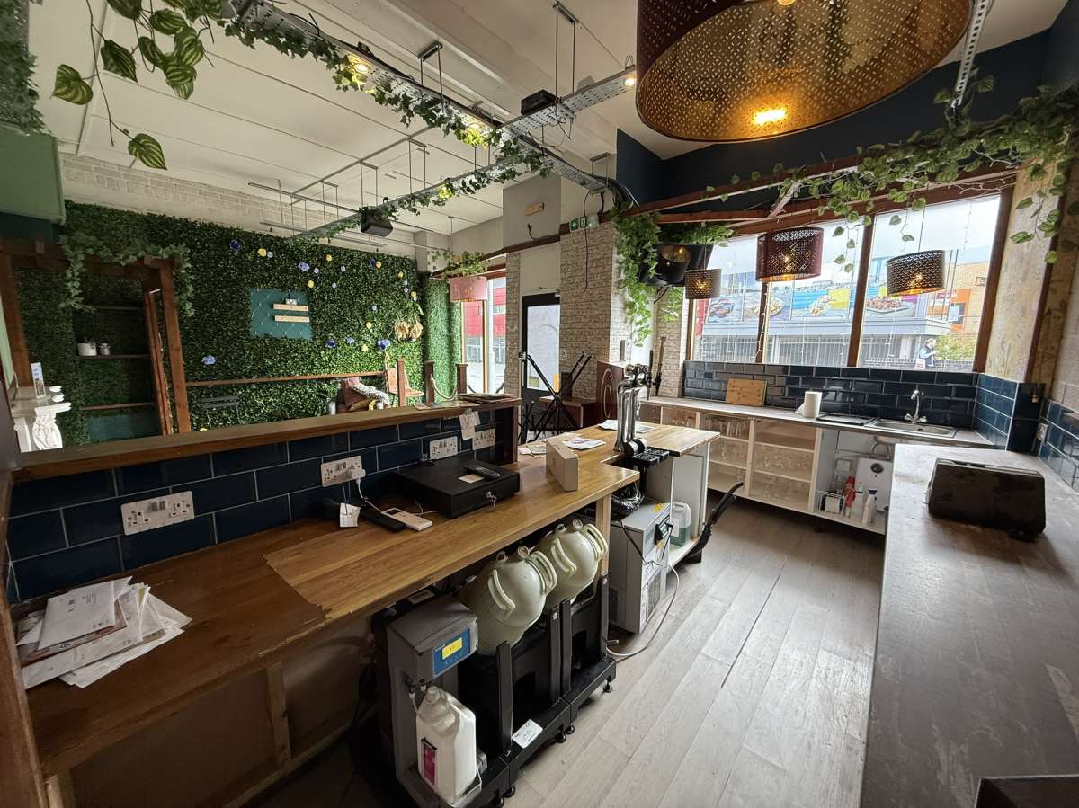 Retail/Shop in Hinckley - photo 2