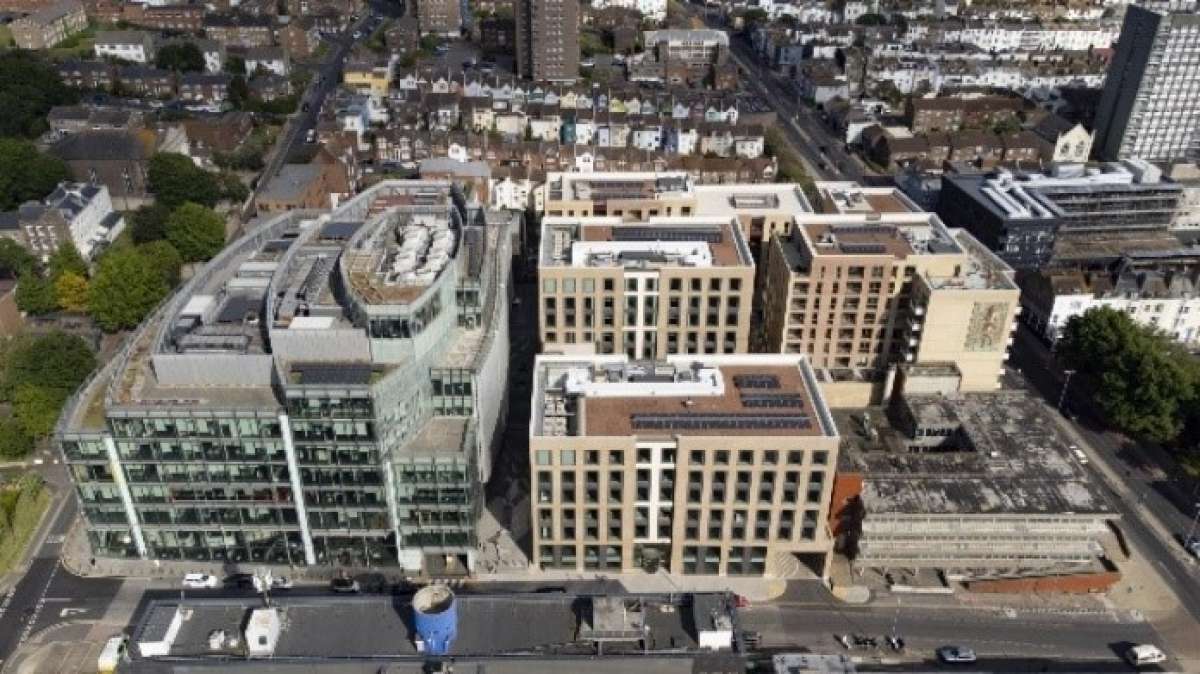 Retail/Shop in Brighton - photo 2