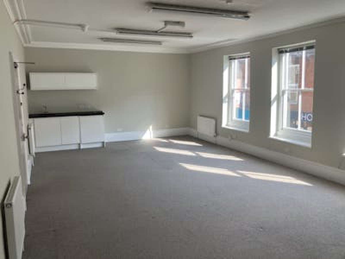 Retail/Shop in Winchester - photo 3