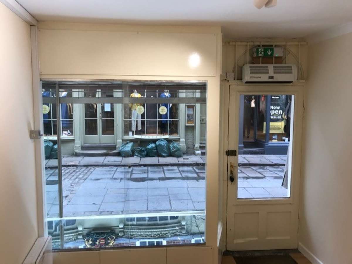 Retail/Shop in York - photo 2