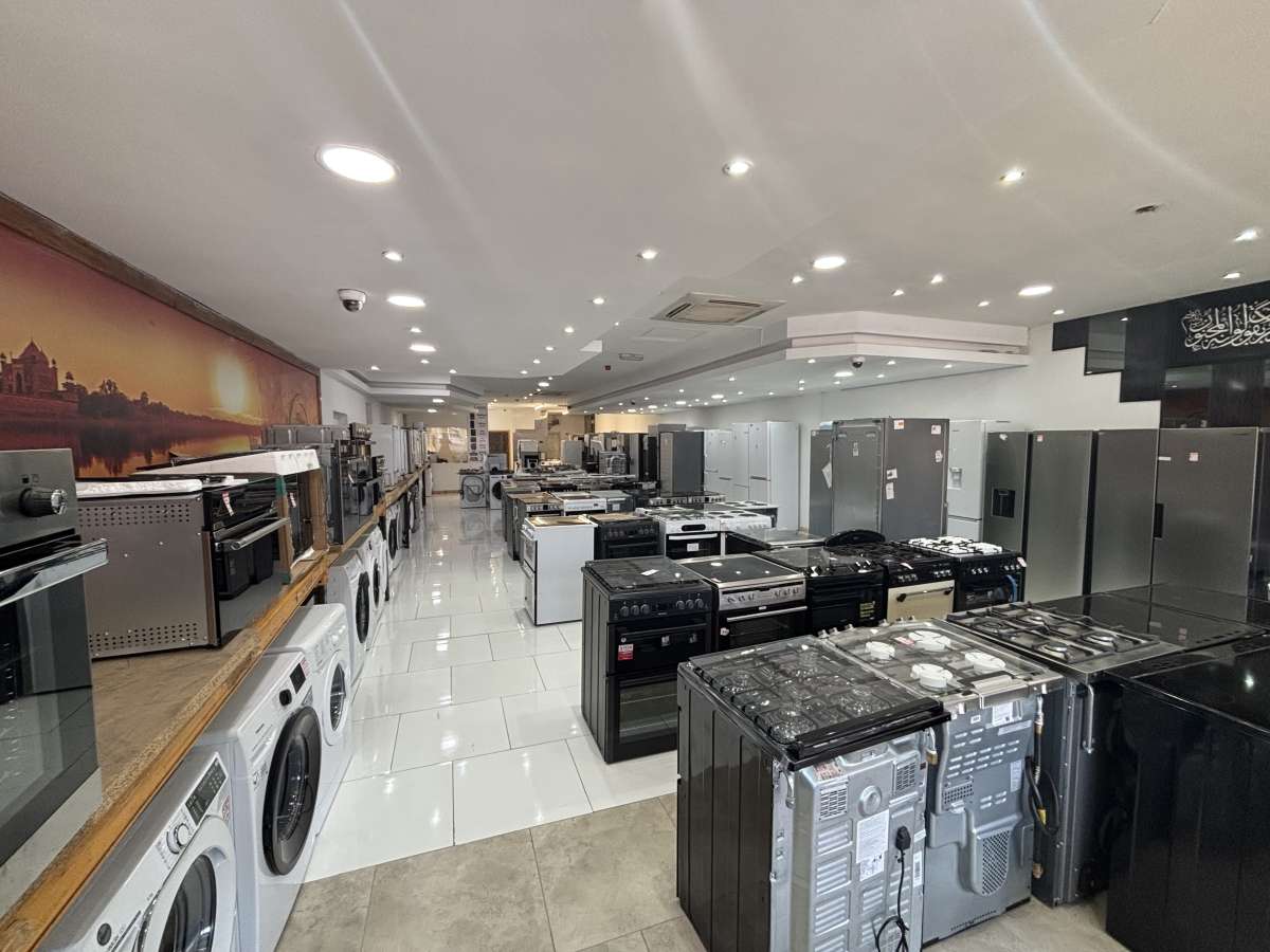 Retail/Shop in Halifax - photo 3