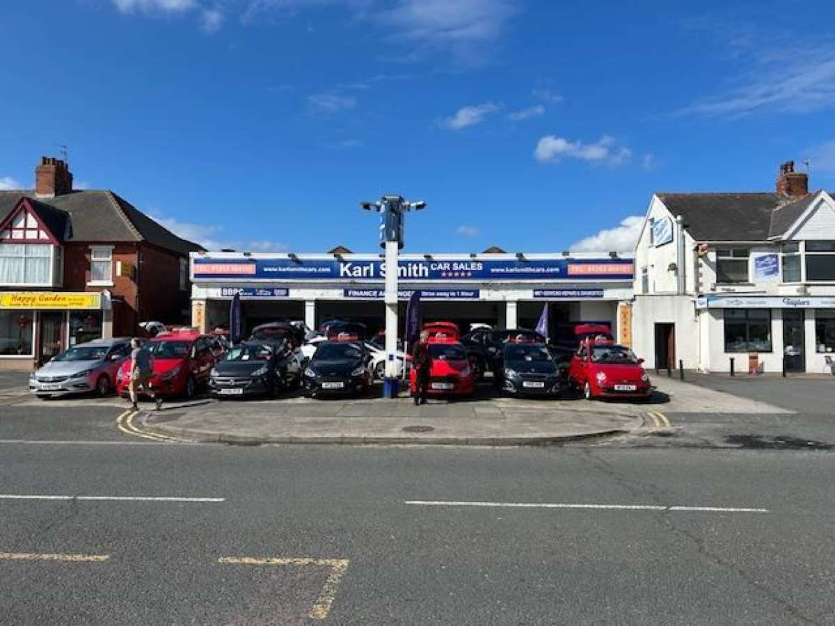 Retail/Shop in Blackpool - photo 2