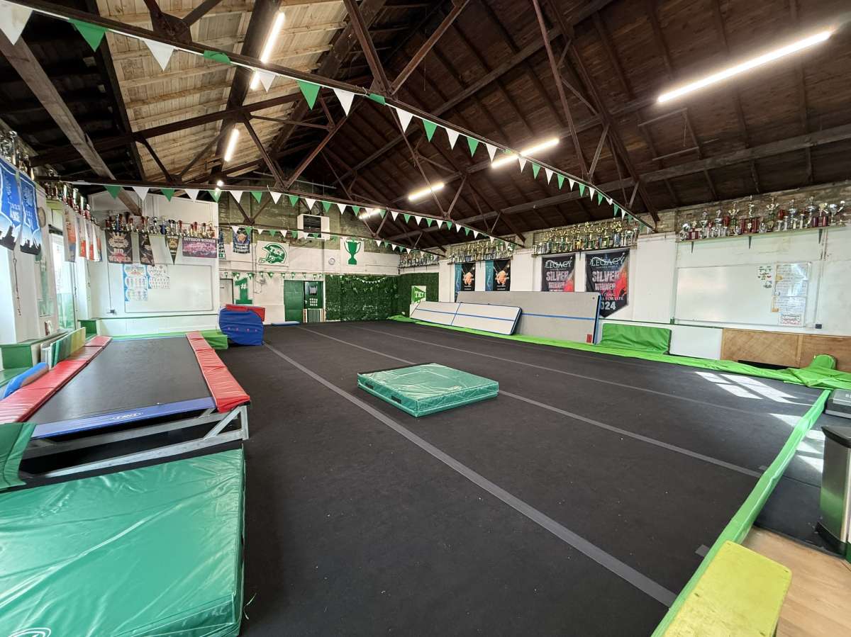 Retail/Shop in Hinckley - photo 4