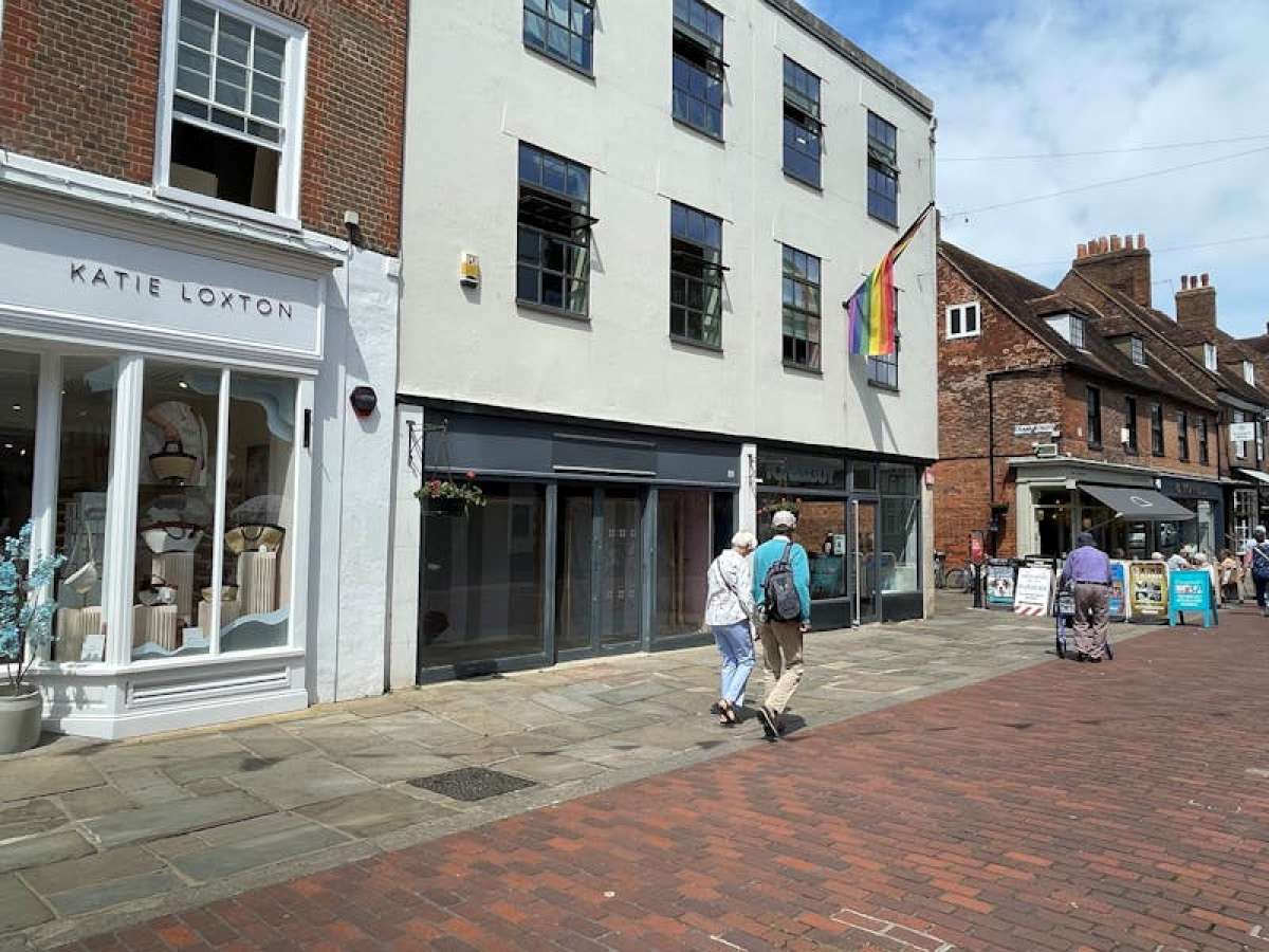Retail/Shop in Chichester - photo 2