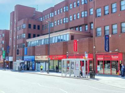 Retail/Shop in Leeds - photo 2