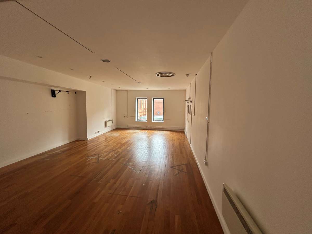 Retail/Shop in Leicester - photo 4