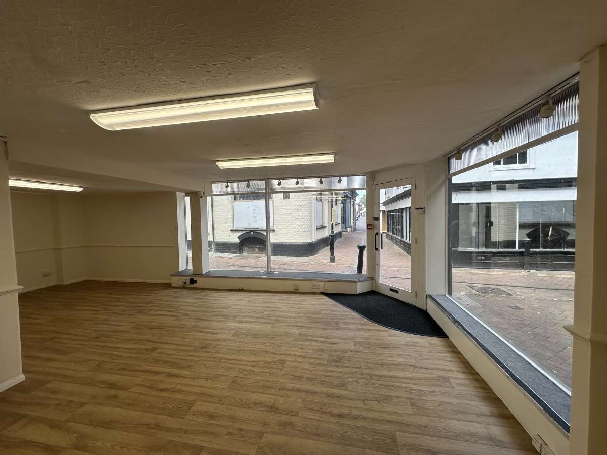 Retail/Shop in Ashford - photo 3
