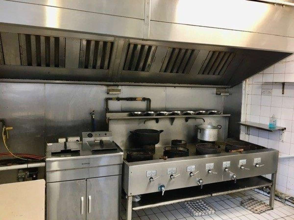 Retail/Shop in Plymouth - photo 2