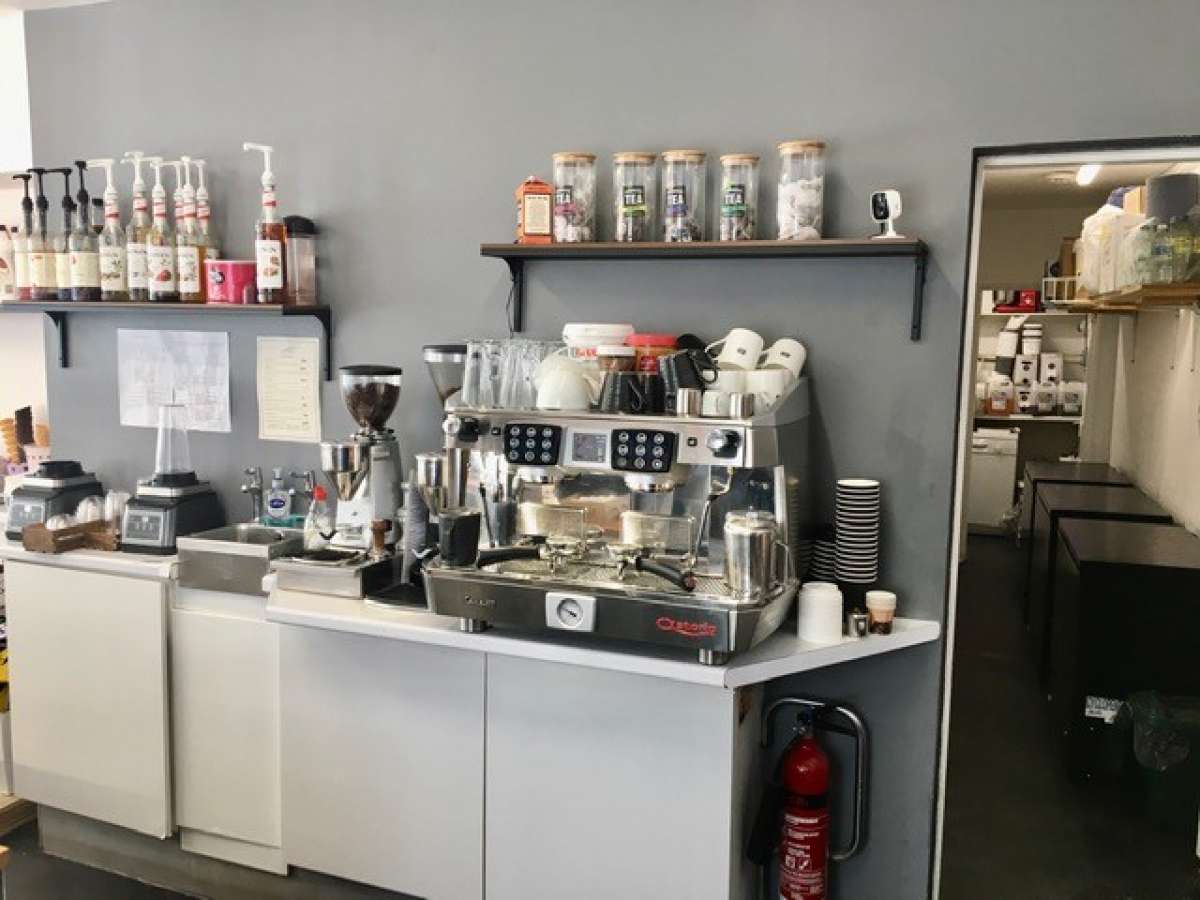 Retail/Shop in Plymouth - photo 3