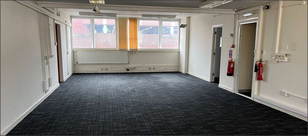 Retail/Shop in Nottingham - photo 3