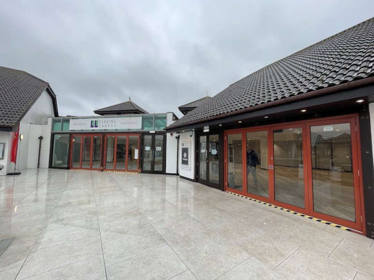 Retail/Shop in Portsmouth - photo 4