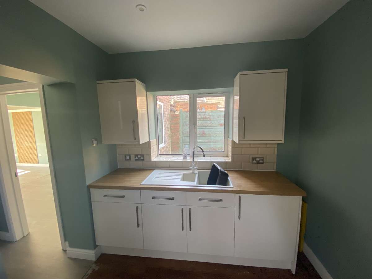 Retail/Shop in Wolverhampton - photo 4