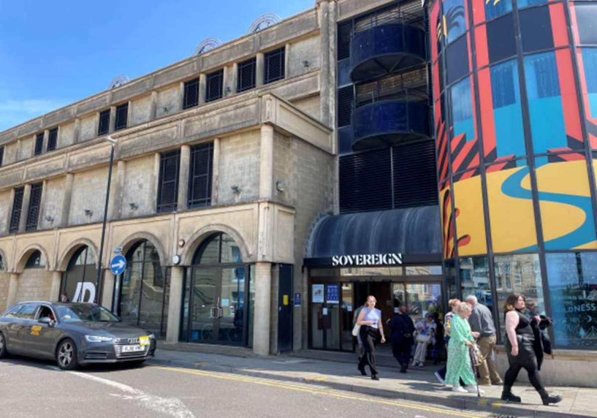 Retail/Shop in Weston-Super-Mare - photo 2