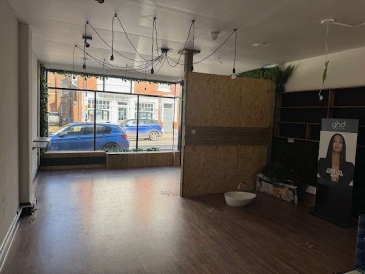 Retail/Shop in Northampton - photo 3