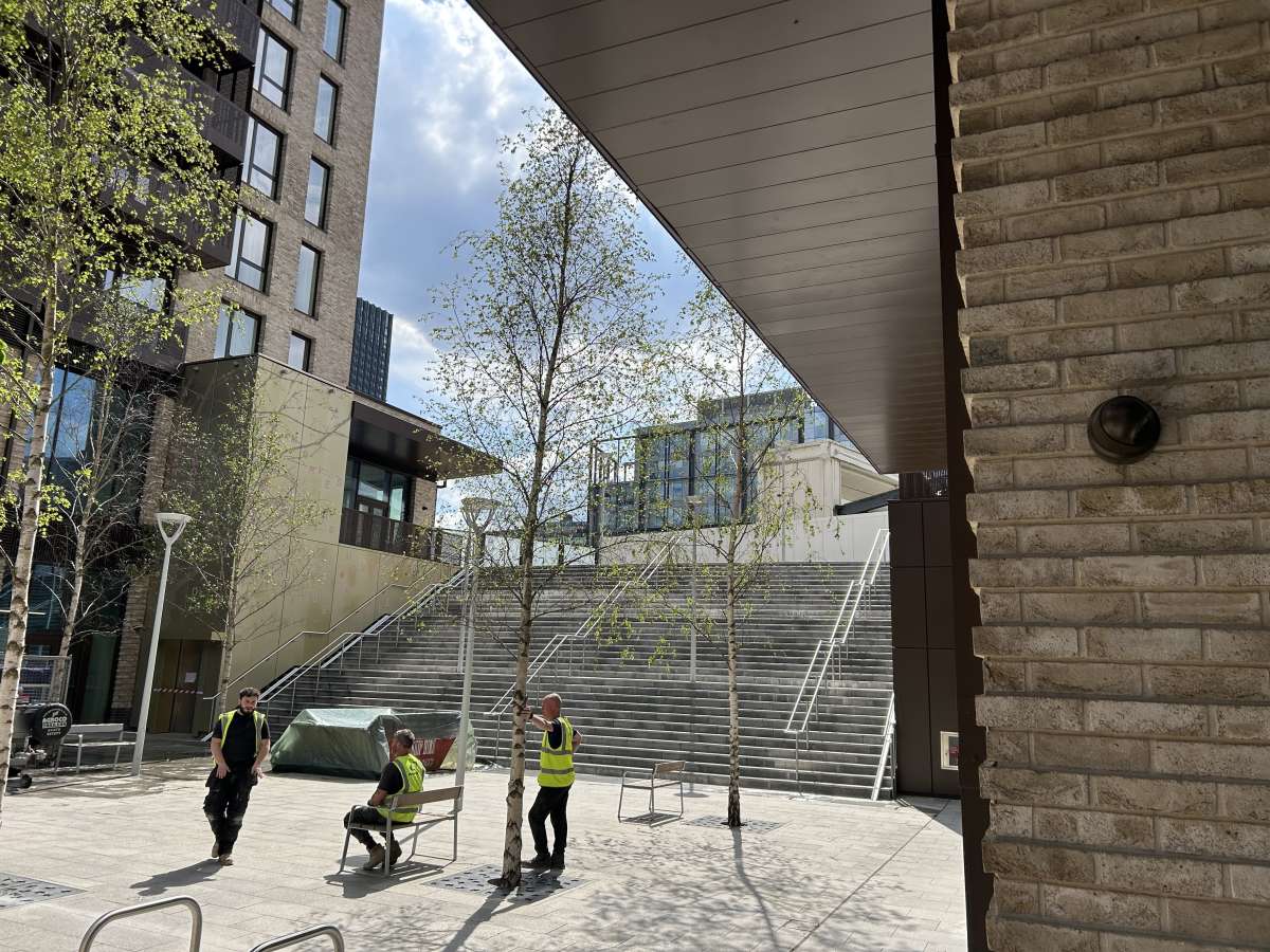 Retail/Shop in Croydon - photo 3