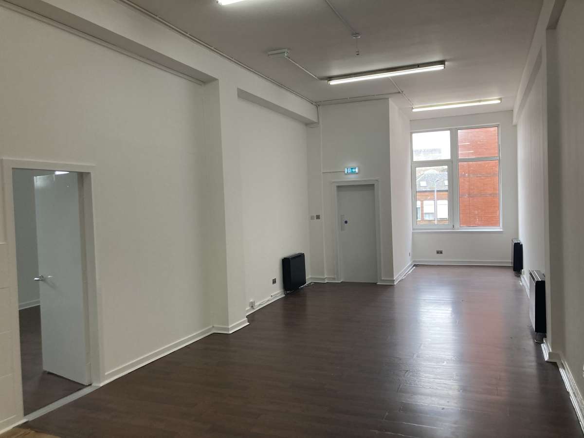 Retail/Shop in Kilmarnock - photo 2