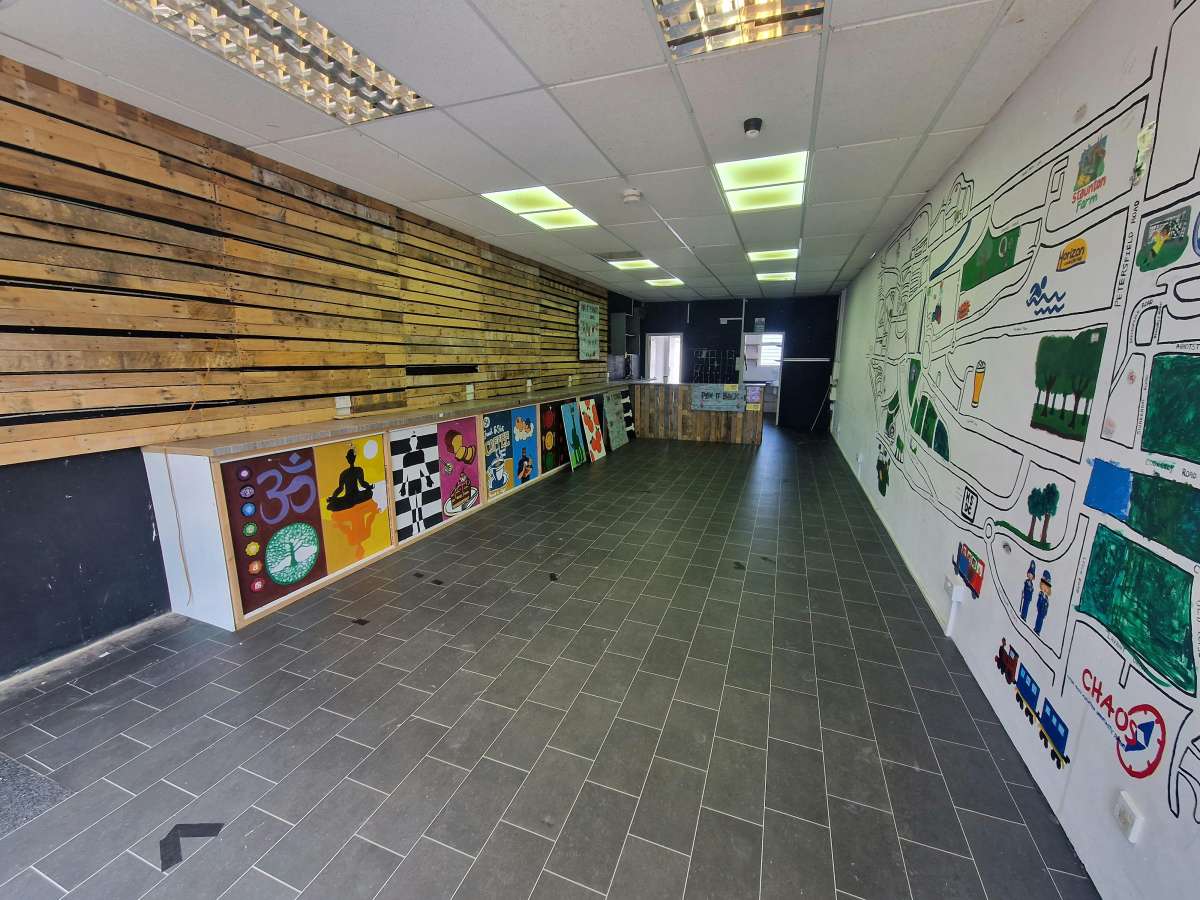 Retail/Shop in Havant - photo 2