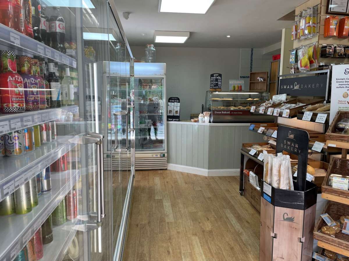 Retail/Shop in West Lulworth - photo 3