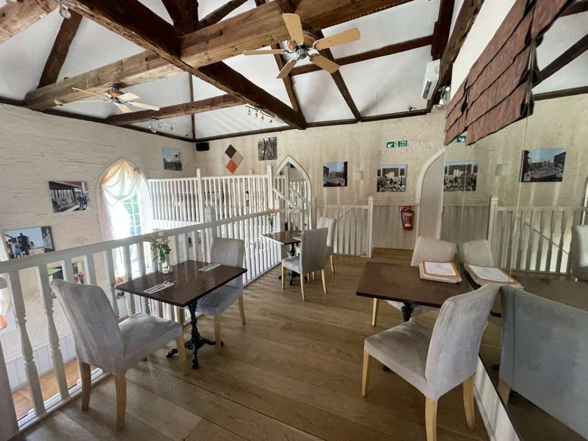 Retail/Shop in Lymington - photo 4