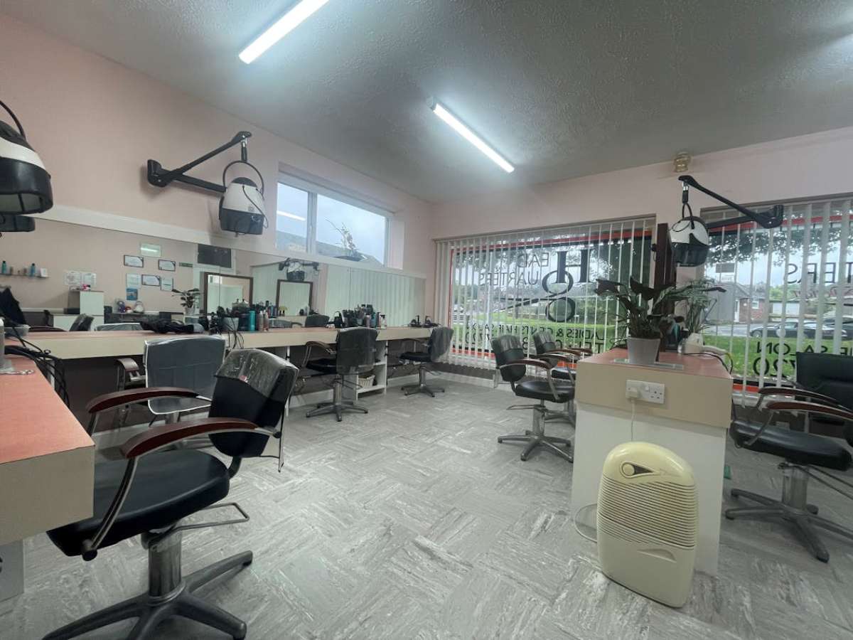 Retail/Shop in Southampton - photo 2