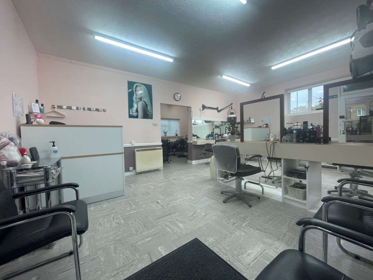 Retail/Shop in Southampton - photo 3