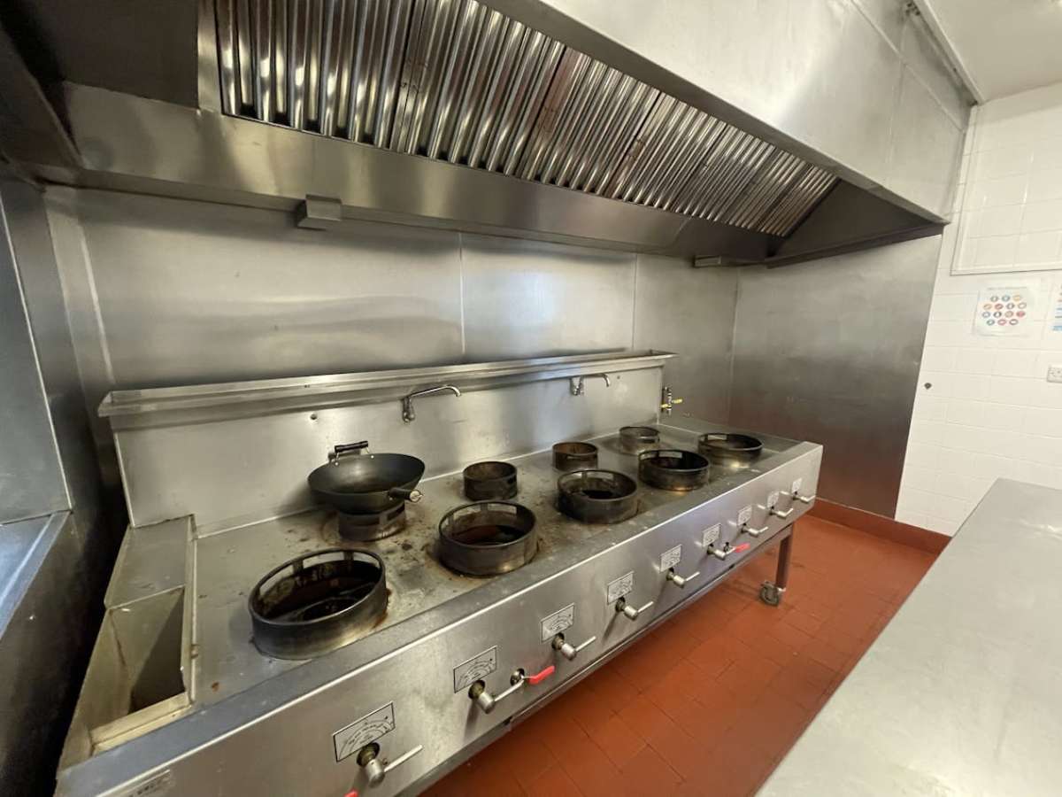 Retail/Shop in Bournemouth - photo 4